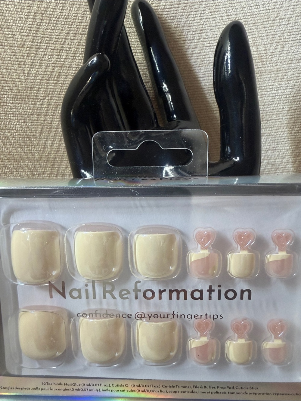 Reformation Cream & Blush Heart Press-On Toe Nails - Picture 2 of 6